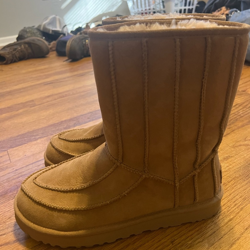 Ugg Australia Suedue Boots. Size 10.